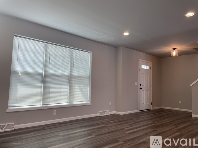 813 Feather Sound Dr 3 Beds Single Family Home for Rent - Photo gallery 3