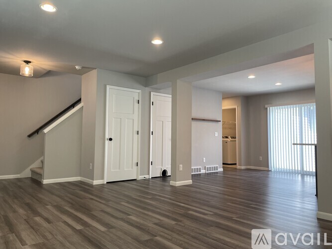 813 Feather Sound Dr 3 Beds Single Family Home for Rent - Photo gallery 4