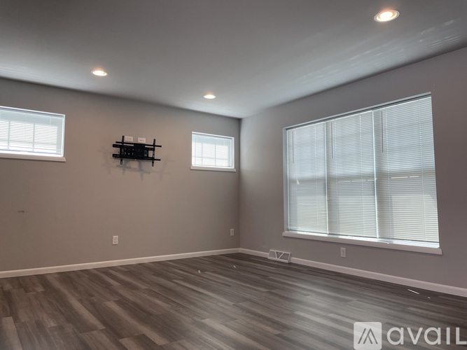 813 Feather Sound Dr 3 Beds Single Family Home for Rent - Photo gallery 5