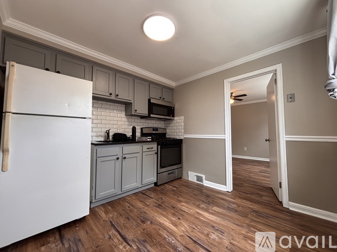 7115 Oxford Avenue 1 Apartment for Rent - Photo gallery 3