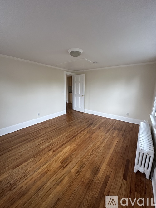 78 Suburban Avenue 2 Beds Single Family Home for Rent - Photo gallery 3