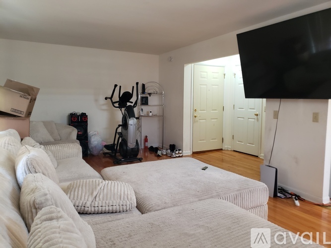 3810 Hoover Dr 3 Beds Apartment for Rent - Photo gallery 3