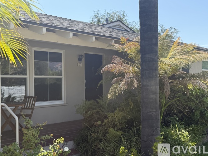 1220 East Glenoaks Boulevard 2 Beds Condo for Rent - Photo gallery 1