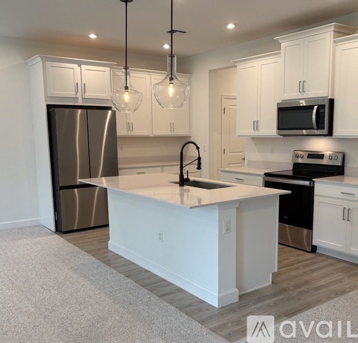 14182 SW Solange St 3 Beds Single Family Home for Rent - Photo gallery 2