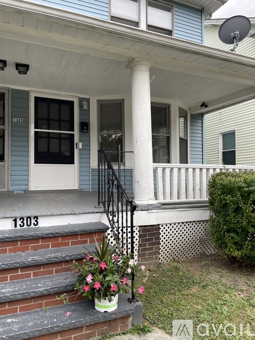 1303 West 106th Street 3 Beds Single Family Home for Rent - Photo gallery 2
