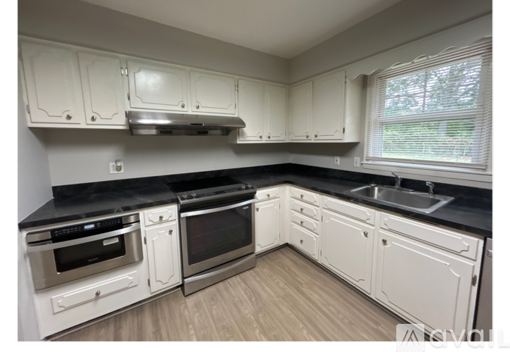 2201 Fairmont 4 Beds Single Family Home for Rent - Photo gallery 3