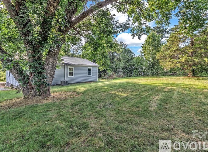 137 J E Morrow Street 3 Beds Single Family Home for Rent - Photo gallery 2