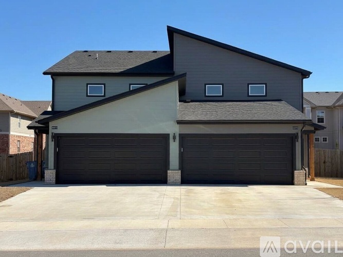 2607 SW Lofoten St 3 Beds Single Family Home for Rent - Photo gallery 1