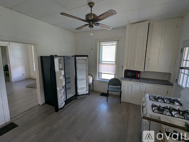 431 West Edwin Street 3 Beds Single Family Home for Rent - Photo gallery 2