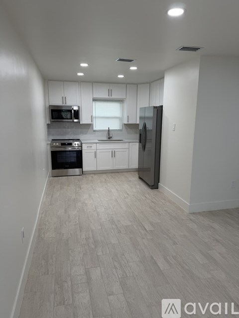 430 Hibiscus Street 2 Beds Apartment for Rent