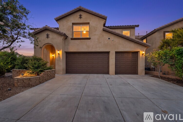 42 Monte Vista Drive Northeast 5 Beds Single Family Home for Rent - Photo gallery 1