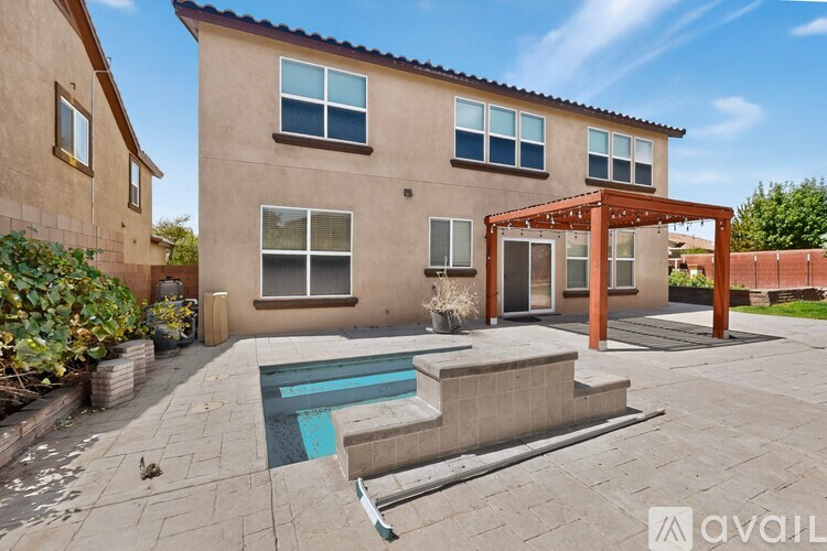 42 Monte Vista Drive Northeast 5 Beds Single Family Home for Rent - Photo gallery 3