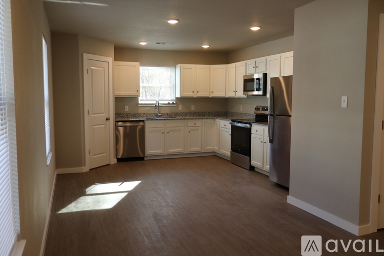 3502 Hollis Dr 3 Beds Townhouse for Rent - Photo gallery 3
