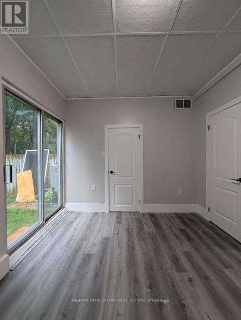 LOWER - 59 SCOTT CRESCENT 1 Apartment for Rent