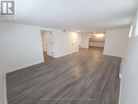 BASEMENT - 677 PRINCIPALE STREET W 2 Beds Apartment for Rent