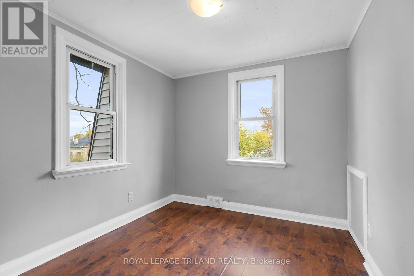 2 bedroom apartment - C - 204 COLBORNE STREET C, London East (East K) 4