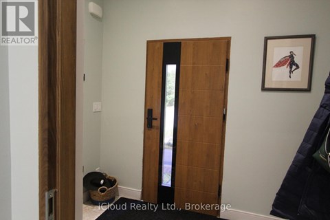 2216 CHAMPLAIN ROAD 4 Beds Apartment for Rent