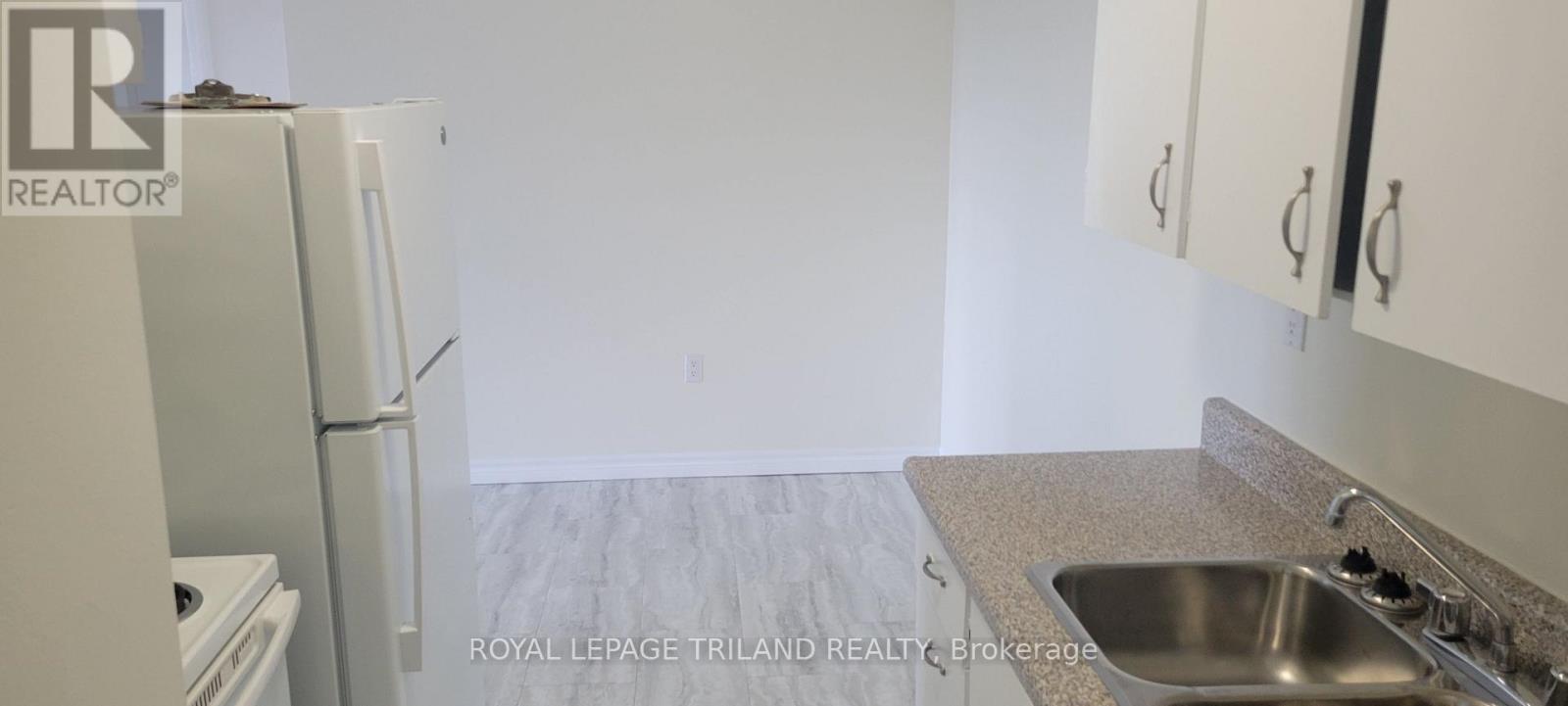 2 bedroom apartment - 602 - 5 AVON ROAD 602, St. Thomas 4