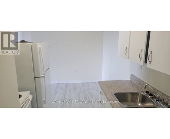 602 - 5 AVON ROAD 2 Beds Home, Multifamily for Rent - Photo gallery 4
