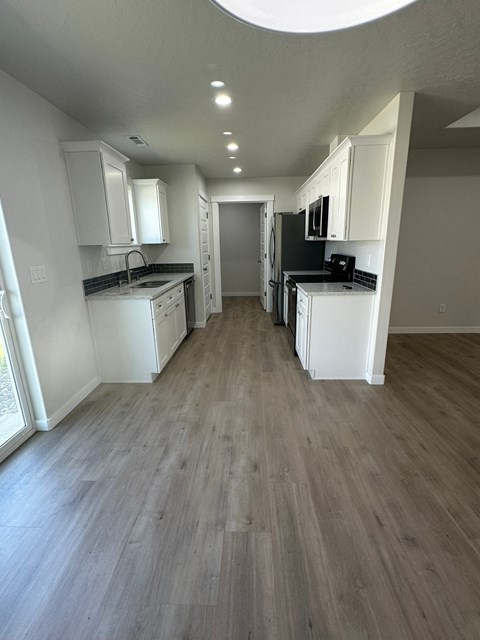 107 Luli St. 3 Beds Apartment for Rent