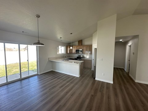 109 Luli St. 3 Beds Apartment for Rent