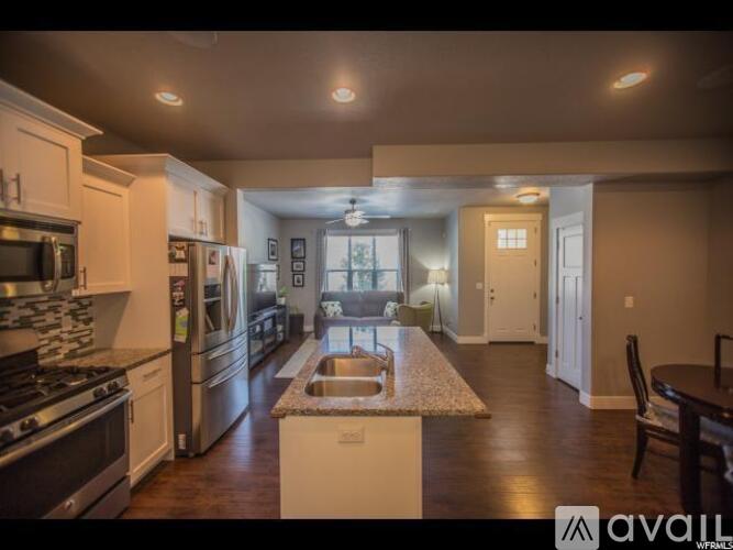 7176 Beamon Street 3 Beds Townhouse for Rent - Photo gallery 2