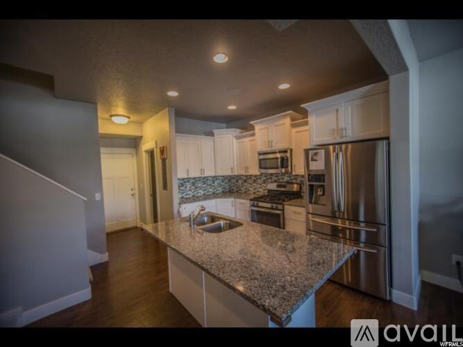 7176 Beamon Street 3 Beds Townhouse for Rent - Photo gallery 4