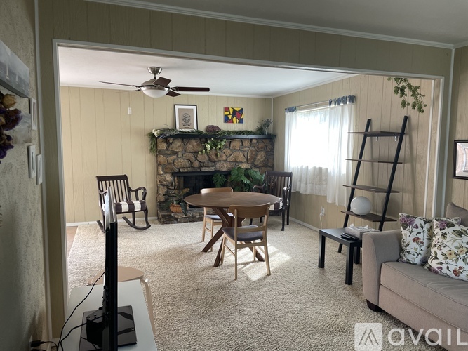 12252 Chapelview Dr 4 Beds Apartment for Rent - Photo gallery 1