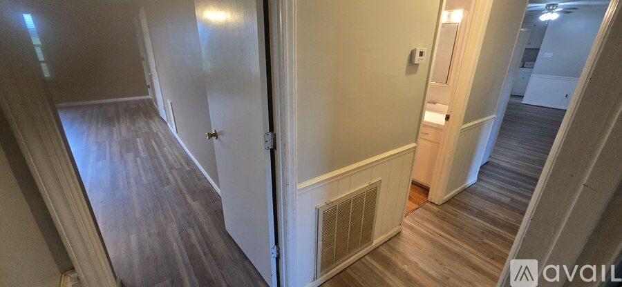 302 Johnson St 4 Beds Single Family Home for Rent - Photo gallery 3