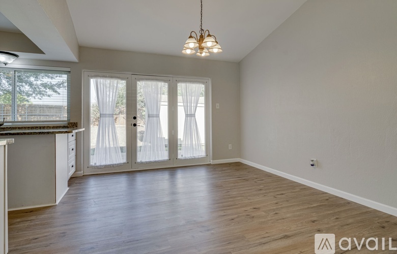 5117 Grady Ct 3 Beds Single Family Home for Rent - Photo gallery 4