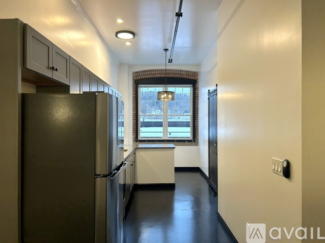24 Beacon St 1 Apartment for Rent - Photo gallery 3