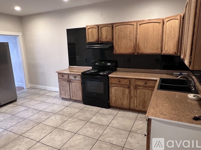 759 9th Ave 3 Beds Single Family Home for Rent - Photo gallery 2