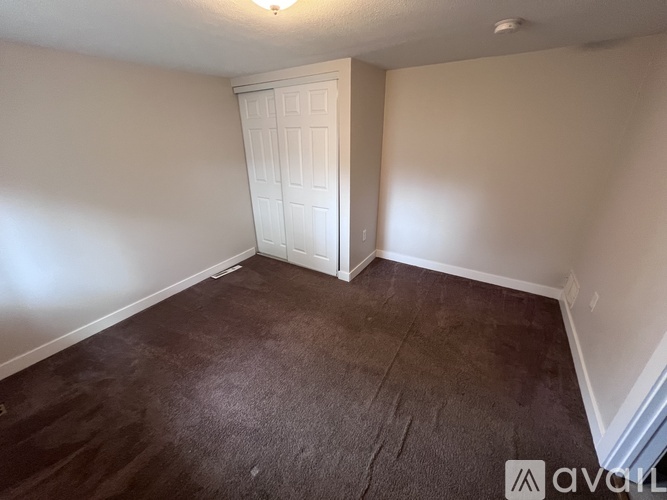 759 9th Ave 3 Beds Single Family Home for Rent - Photo gallery 4