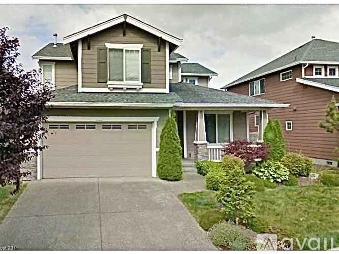 215 Chelan Avenue Northeast 4 Beds Single Family Home for Rent - Photo gallery 1