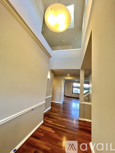 215 Chelan Avenue Northeast 4 Beds Single Family Home for Rent - Photo gallery 2