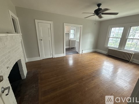 90 South Pine Avenue 2 Beds Apartment for Rent