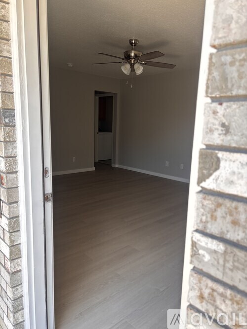803 E 1st St 2 Beds Condo for Rent - Photo gallery 2