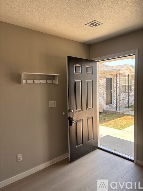 803 E 1st St 2 Beds Condo for Rent - Photo gallery 3
