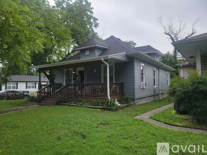 229 North Jackson Avenue 3 Beds Single Family Home for Rent - Photo gallery 2