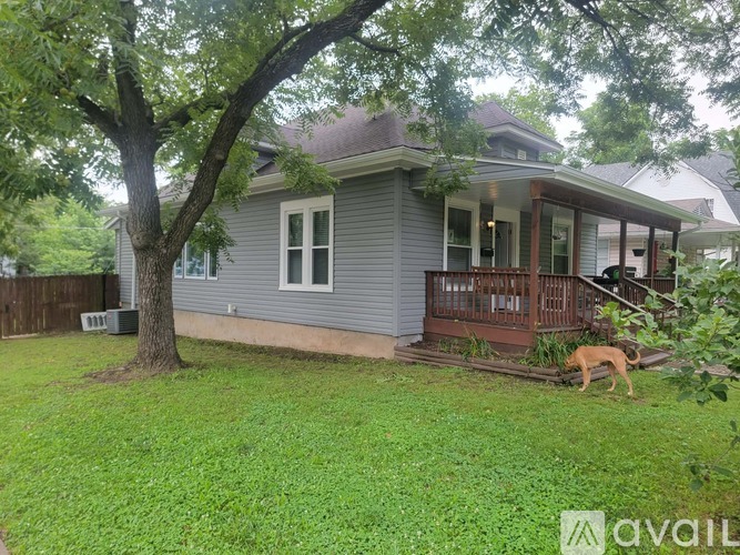 229 North Jackson Avenue 3 Beds Single Family Home for Rent - Photo gallery 3