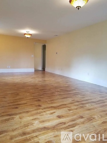 391 Beach St 3 Beds Single Family Home for Rent - Photo gallery 3