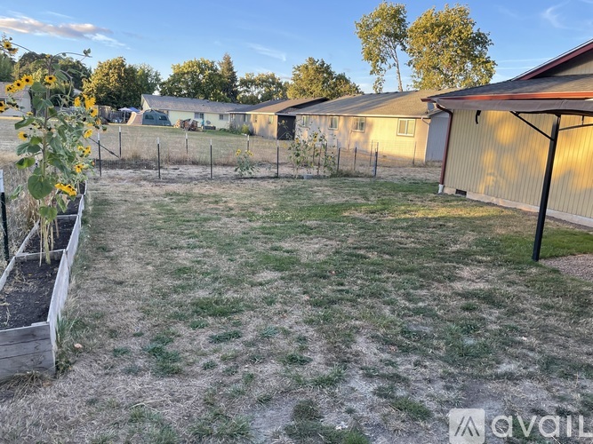 725 Manor Way 2 Beds Single Family Home for Rent - Photo gallery 4