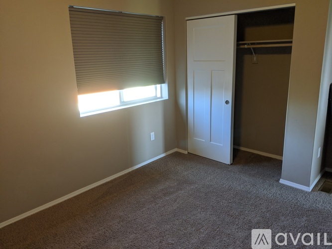 159 South Laurel Parkway 3 Beds Single Family Home for Rent - Photo gallery 4