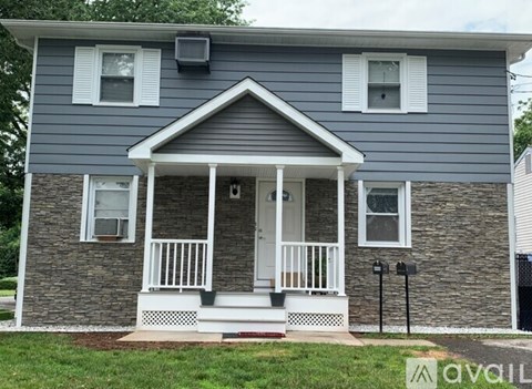 600 Ashwood Ave 2 Beds Apartment for Rent