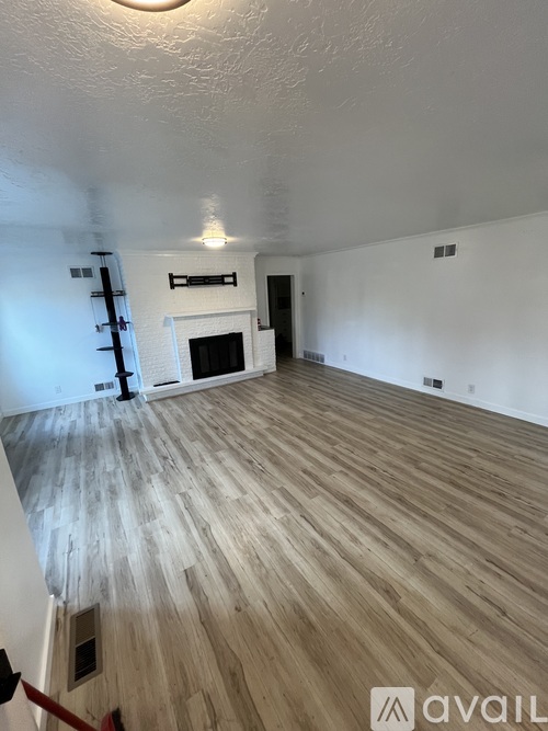 239 E 5900 S 3 Beds Apartment for Rent - Photo gallery 2