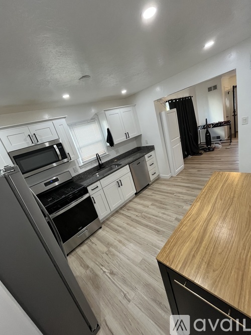 239 E 5900 S 3 Beds Apartment for Rent - Photo gallery 4