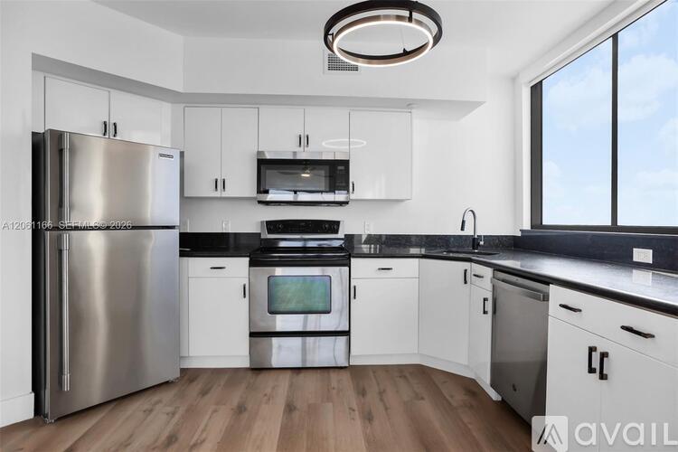 1330 West Ave 2 Beds Apartment for Rent - Photo gallery 4