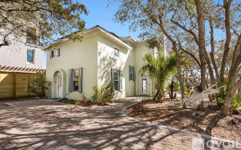 259 Center Avenue 4 Beds Single Family Home for Rent - Photo gallery 5