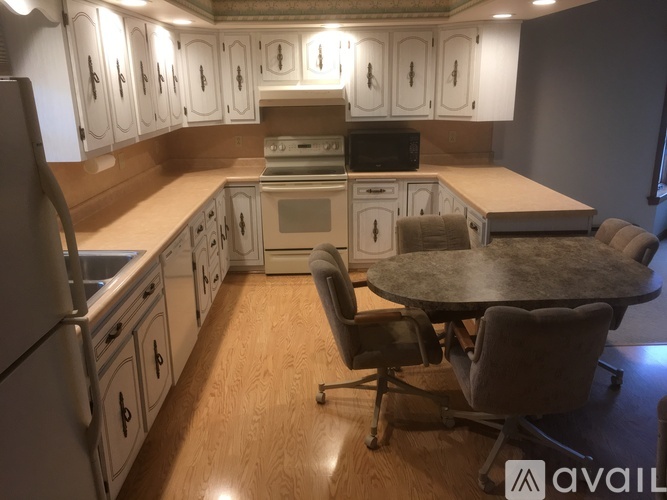 327 Forest Drive 3 Beds Single Family Home for Rent - Photo gallery 3