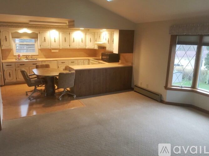 327 Forest Drive 3 Beds Single Family Home for Rent - Photo gallery 4